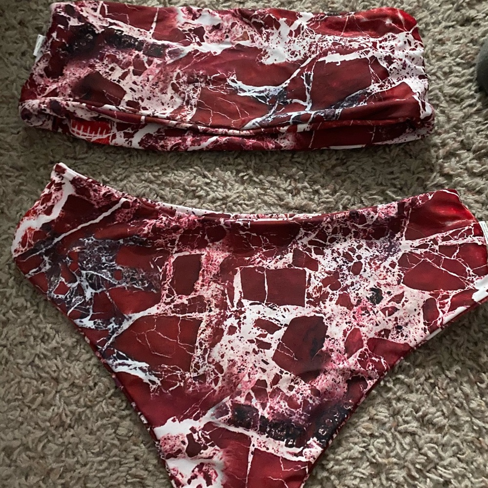 2 piece bikini - Picture 2 of 2